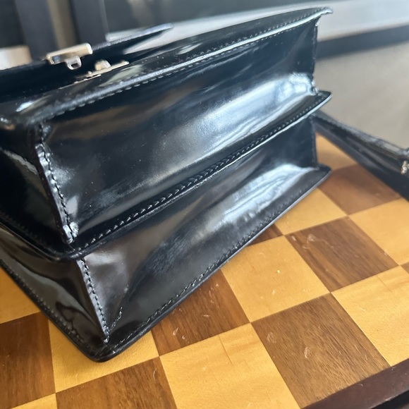 💃Gucci Lady Lock Patent Leather Messenger w/ Lock & Keys! 🔐 - Picture 14 of 16